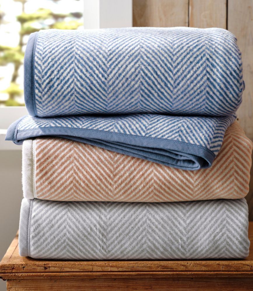 ChappyWrap Cozy Throw Blanket, Herringbone - US 7768